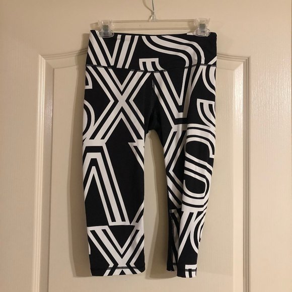 Victoria's Secret VSX Sport 3/4 Length Workout Leggings - Picture 1 of 2